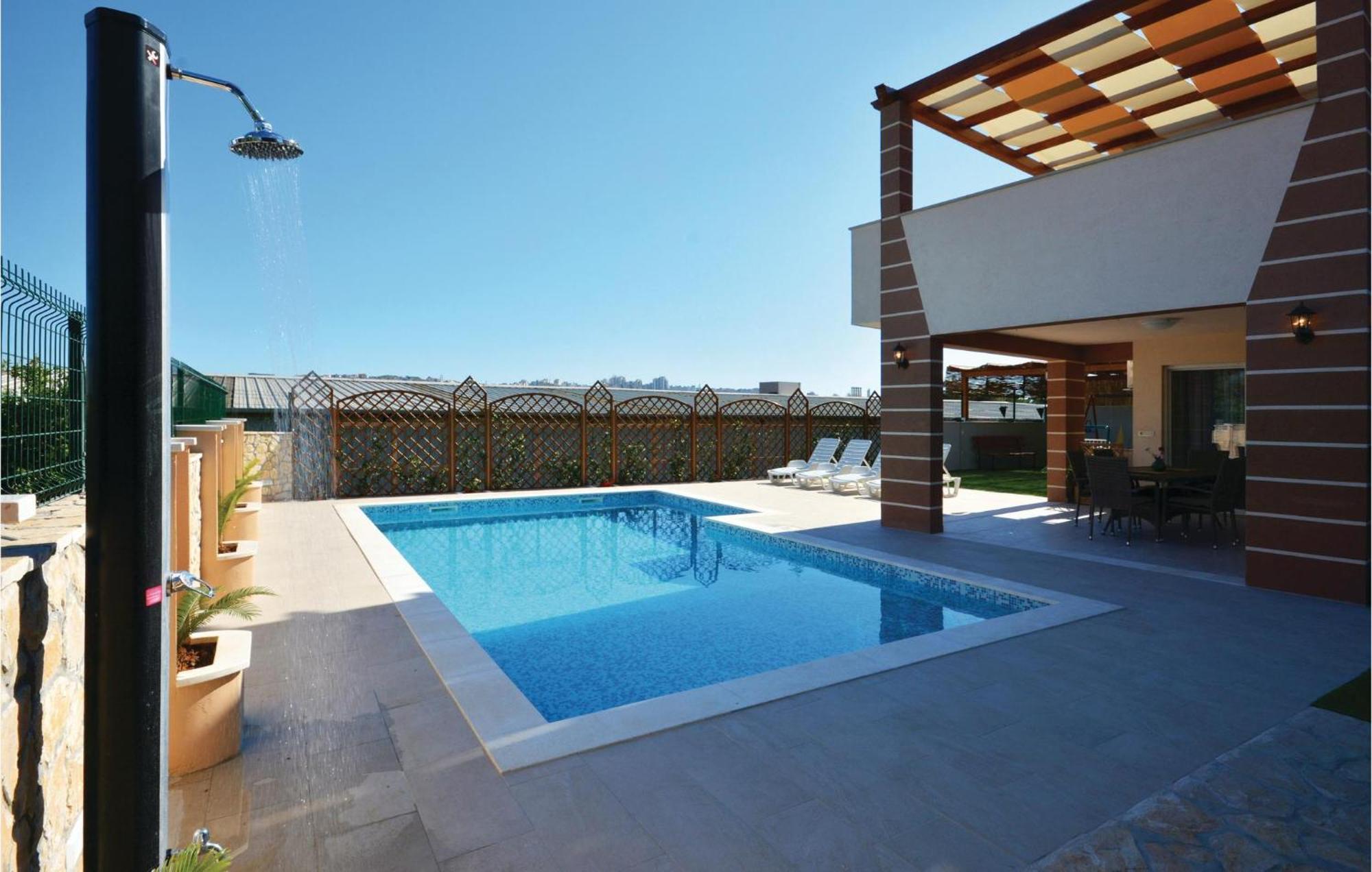 3 Bedroom Nice Home In Solin Split Luaran gambar